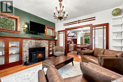 616 Rusholme Road, Saskatoon, SK - Indoor Photo Showing Living Room With Fireplace