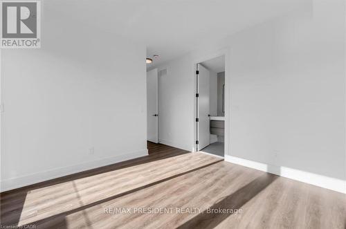 141 Everett Common, St. Catharines, ON - Indoor Photo Showing Other Room