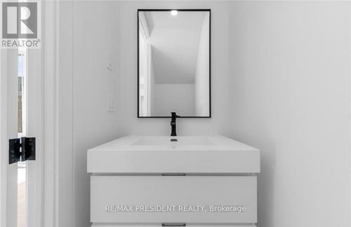 141 Everett Common, St. Catharines, ON -  Photo Showing Bathroom