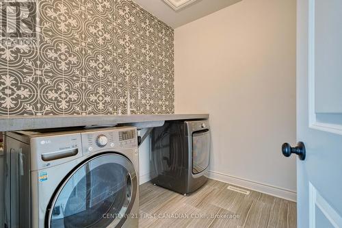 569 Eclipse Walk, London North (North B), ON - Indoor Photo Showing Laundry Room