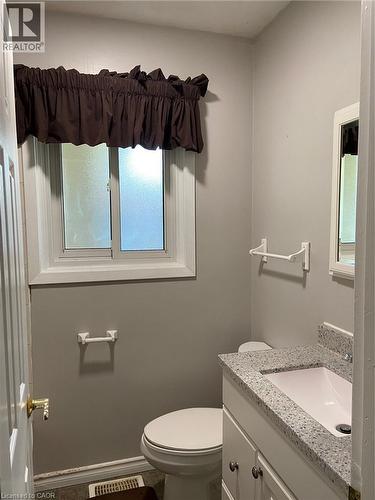 194 River Road E Unit# Upper, Kitchener, ON - Indoor Photo Showing Bathroom