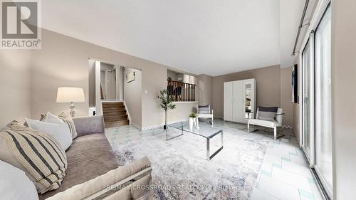 70 Halfmoon Square, Toronto, ON - Indoor Photo Showing Living Room
