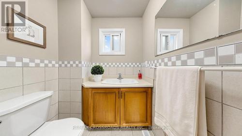 70 Halfmoon Square, Toronto, ON - Indoor Photo Showing Bathroom
