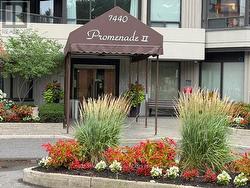 202 - 7440 BATHURST STREET Vaughan, ON L4J 7K8