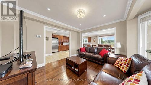 78 Alameda Circle, Vaughan, ON - Indoor Photo Showing Living Room