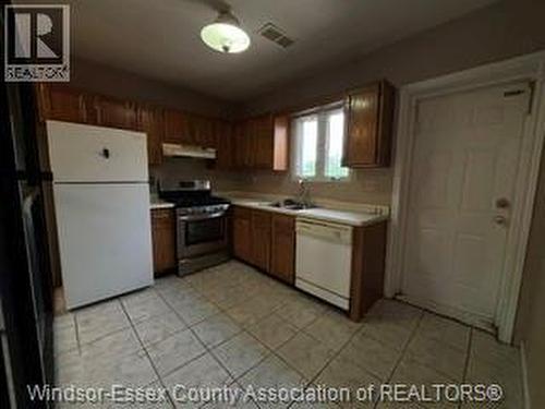 165 Janette Unit# 2Nd Floor, Windsor, ON - Indoor Photo Showing Kitchen With Double Sink