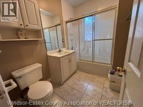 165 Janette Unit# 2Nd Floor, Windsor, ON - Indoor Photo Showing Bathroom