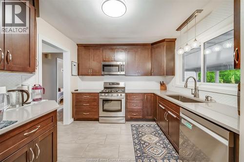3063 Bruce Avenue, Windsor, ON - Indoor Photo Showing Kitchen With Stainless Steel Kitchen