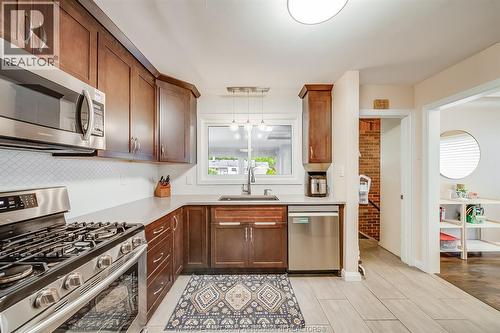 3063 Bruce Avenue, Windsor, ON - Indoor Photo Showing Kitchen With Stainless Steel Kitchen