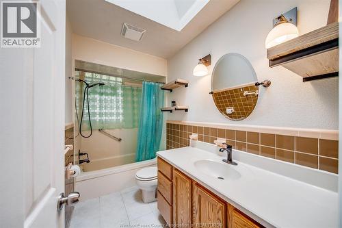 3063 Bruce Avenue, Windsor, ON - Indoor Photo Showing Bathroom