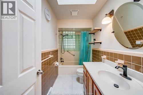 3063 Bruce Avenue, Windsor, ON - Indoor Photo Showing Bathroom