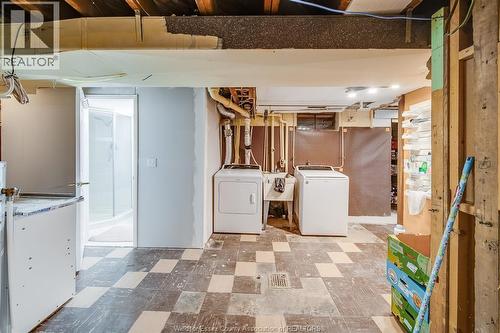 3063 Bruce Avenue, Windsor, ON - Indoor Photo Showing Laundry Room