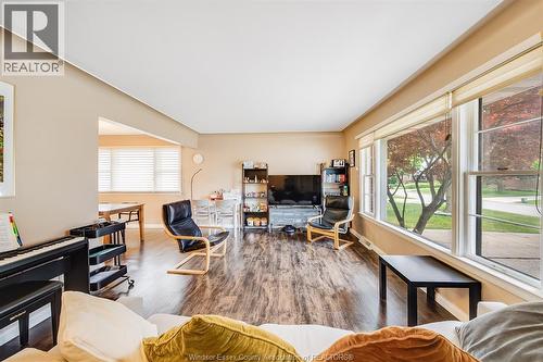 3063 Bruce Avenue, Windsor, ON - Indoor