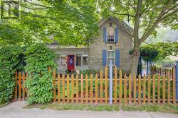 817 OLDE VICTORIA STREET  Kincardine, ON N2Z 2B4