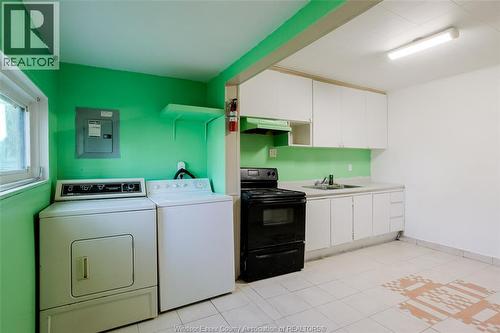 361 Josephine, Windsor, ON - Indoor Photo Showing Laundry Room