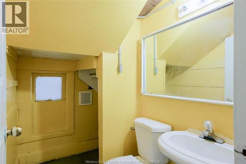 361 Josephine, Windsor, ON - Indoor Photo Showing Bathroom