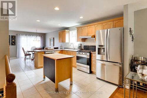 9 Monique Crescent, Barrie, ON - Indoor Photo Showing Kitchen