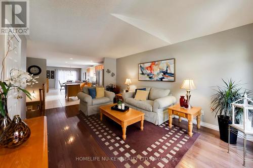 9 Monique Crescent, Barrie, ON - Indoor Photo Showing Living Room