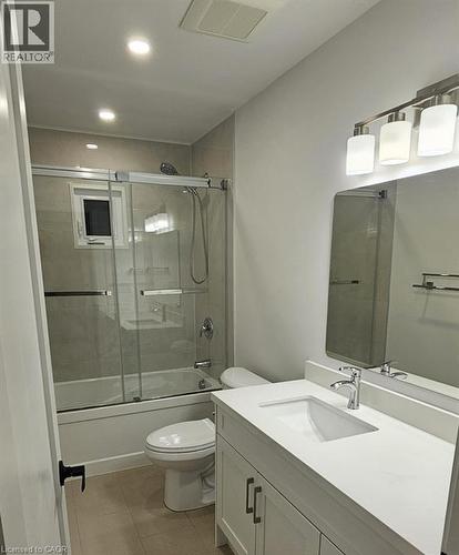 87 Scott Road, Cambridge, ON - Indoor Photo Showing Bathroom