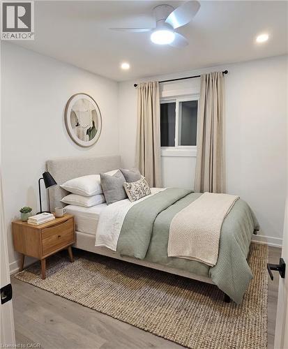 87 Scott Road, Cambridge, ON - Indoor Photo Showing Bedroom