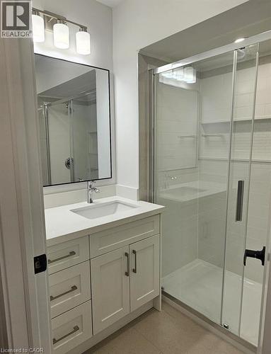 87 Scott Road, Cambridge, ON - Indoor Photo Showing Bathroom