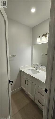 87 Scott Road, Cambridge, ON - Indoor Photo Showing Bathroom