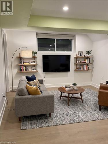 87 Scott Road, Cambridge, ON - Indoor Photo Showing Living Room