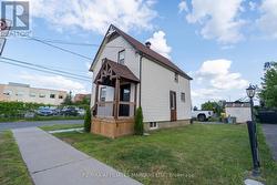 2 WHITEHEAD AVENUE Cornwall, ON K6J 1B1