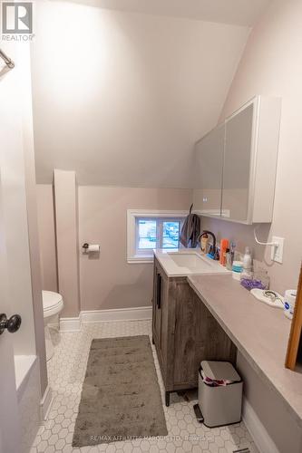 2 Whitehead Avenue, Cornwall, ON - Indoor Photo Showing Bathroom