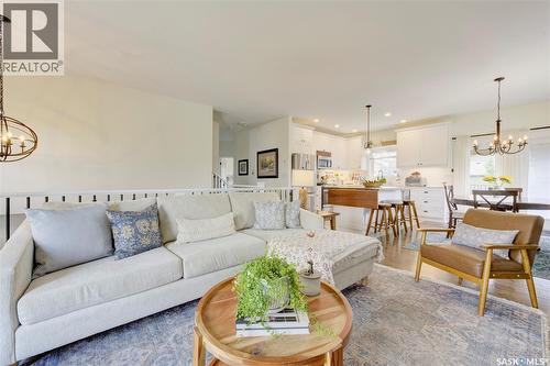 621 Braun Lane, Warman, SK - Indoor Photo Showing Living Room