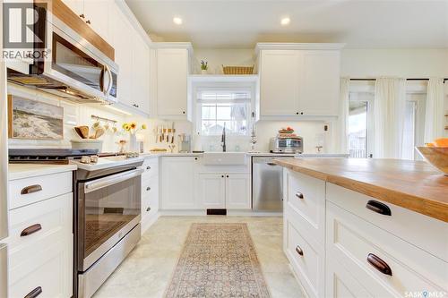 621 Braun Lane, Warman, SK - Indoor Photo Showing Kitchen
