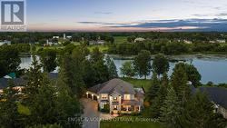 5833A RIDEAU VALLEY DRIVE N  Ottawa, ON K4M 1B3