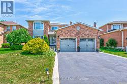 15 HALL CRESCENT  Brampton, ON L6X 3J8