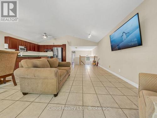 308 Keewatin Avenue, Kitchener, ON - Indoor