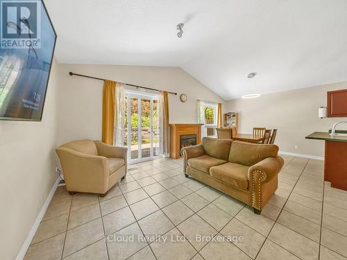 308 Keewatin Avenue, Kitchener, ON - Indoor Photo Showing Living Room