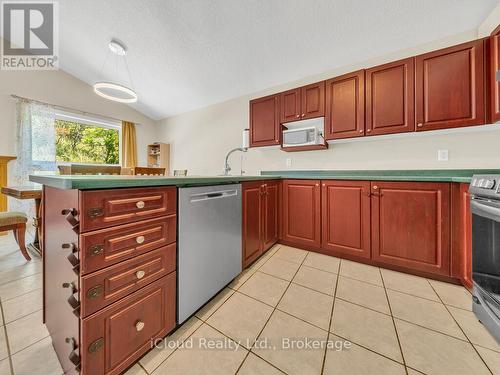 308 Keewatin Avenue, Kitchener, ON - Indoor Photo Showing Kitchen
