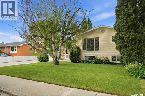 429 Montreal Avenue S, Saskatoon, SK - Outdoor