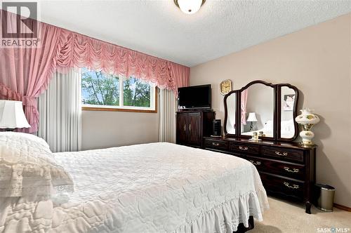 429 Montreal Avenue S, Saskatoon, SK - Indoor Photo Showing Bedroom