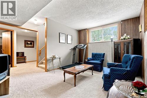 429 Montreal Avenue S, Saskatoon, SK - Indoor