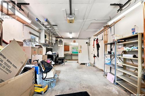 429 Montreal Avenue S, Saskatoon, SK - Indoor Photo Showing Garage
