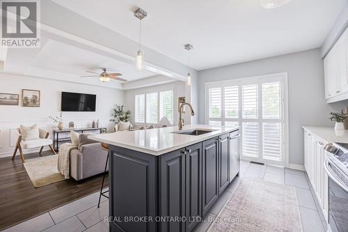 1178 Duignan Crescent, Milton, ON - Indoor Photo Showing Kitchen With Upgraded Kitchen