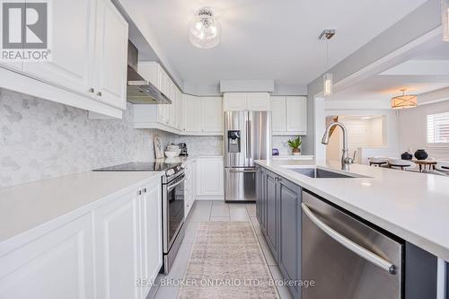 1178 Duignan Crescent, Milton, ON - Indoor Photo Showing Kitchen With Upgraded Kitchen