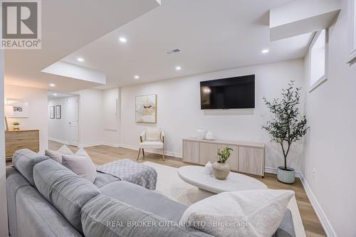 1178 Duignan Crescent, Milton, ON - Indoor Photo Showing Living Room