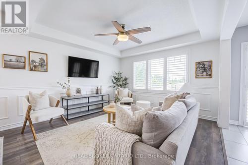 1178 Duignan Crescent, Milton, ON - Indoor Photo Showing Living Room