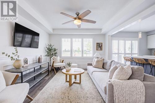 1178 Duignan Crescent, Milton, ON - Indoor Photo Showing Living Room