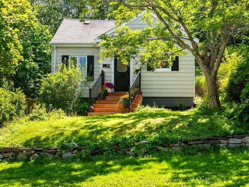 25 Edgehill Road  Halifax, NS B3N 1G5