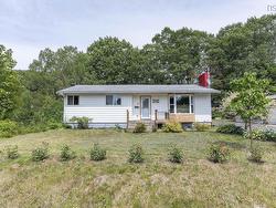 40 Bonavista Avenue  New Minas, NS B4N 3M1