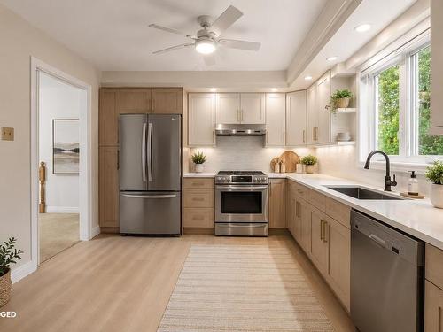 79 Riverview Crescent, Bedford, NS - Indoor Photo Showing Kitchen With Upgraded Kitchen