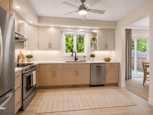 79 Riverview Crescent, Bedford, NS - Indoor Photo Showing Kitchen With Upgraded Kitchen