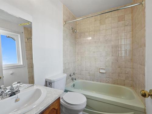 79 Riverview Crescent, Bedford, NS - Indoor Photo Showing Bathroom